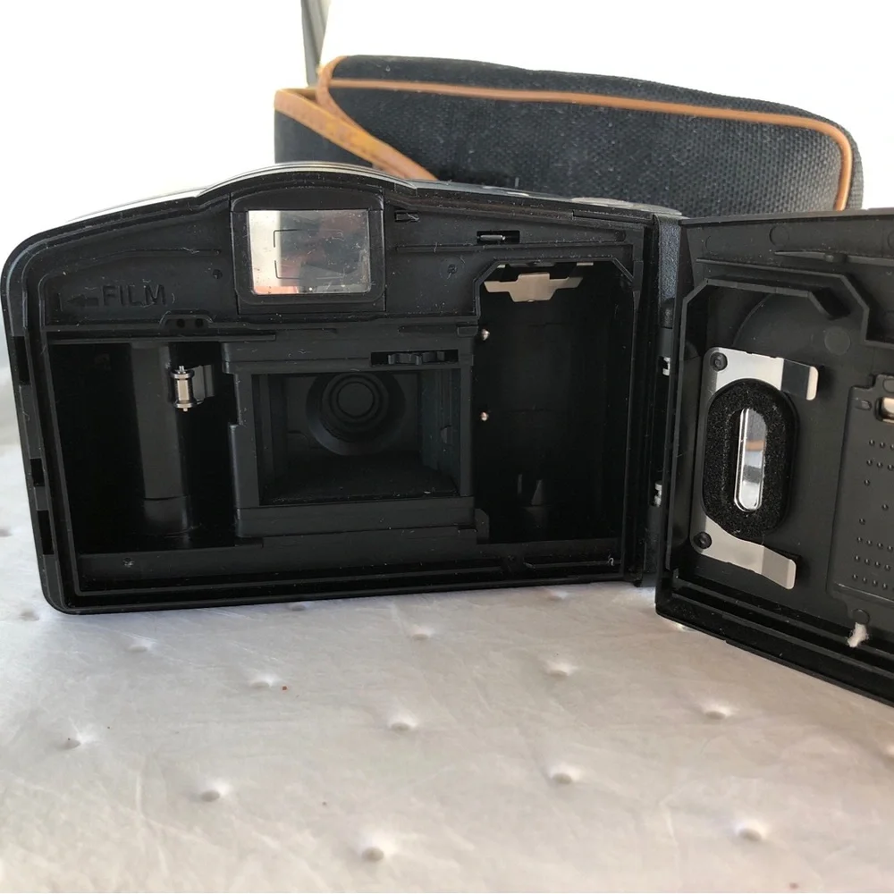 Canon Snappy LX 35mm Film Camera Autofocus AF - Tested, CLEAN! Plus A Belt Case.